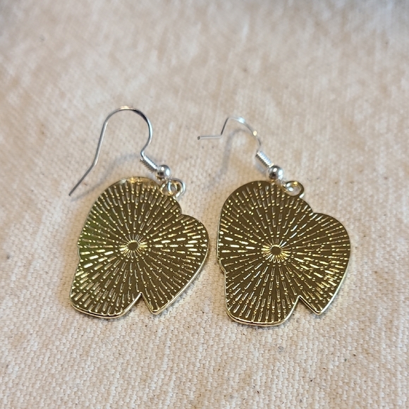 Handcrafted Elegant Green‎ Leaf Dangle Earrings NEW Ladies Outside - Picture 2 of 4